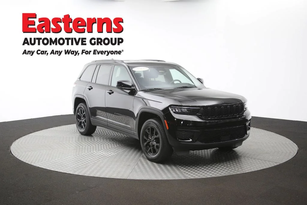 Used 2025 Black Jeep Altitude image 50