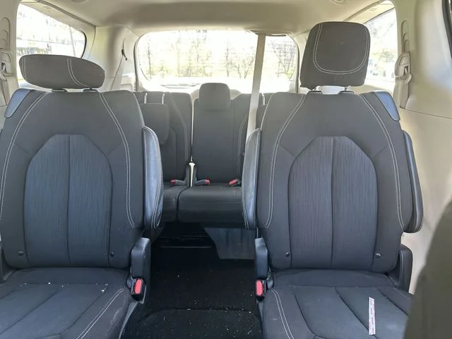 Used 2023 Gray Chrysler LX image 27