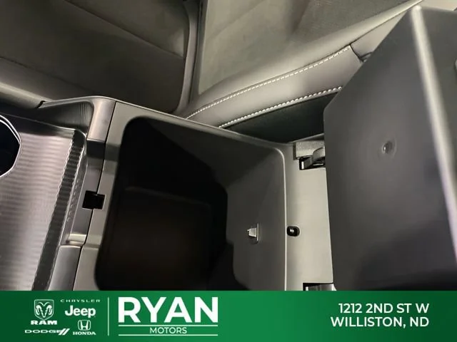 New 2026 White/off-white Jeep Laredo image 26