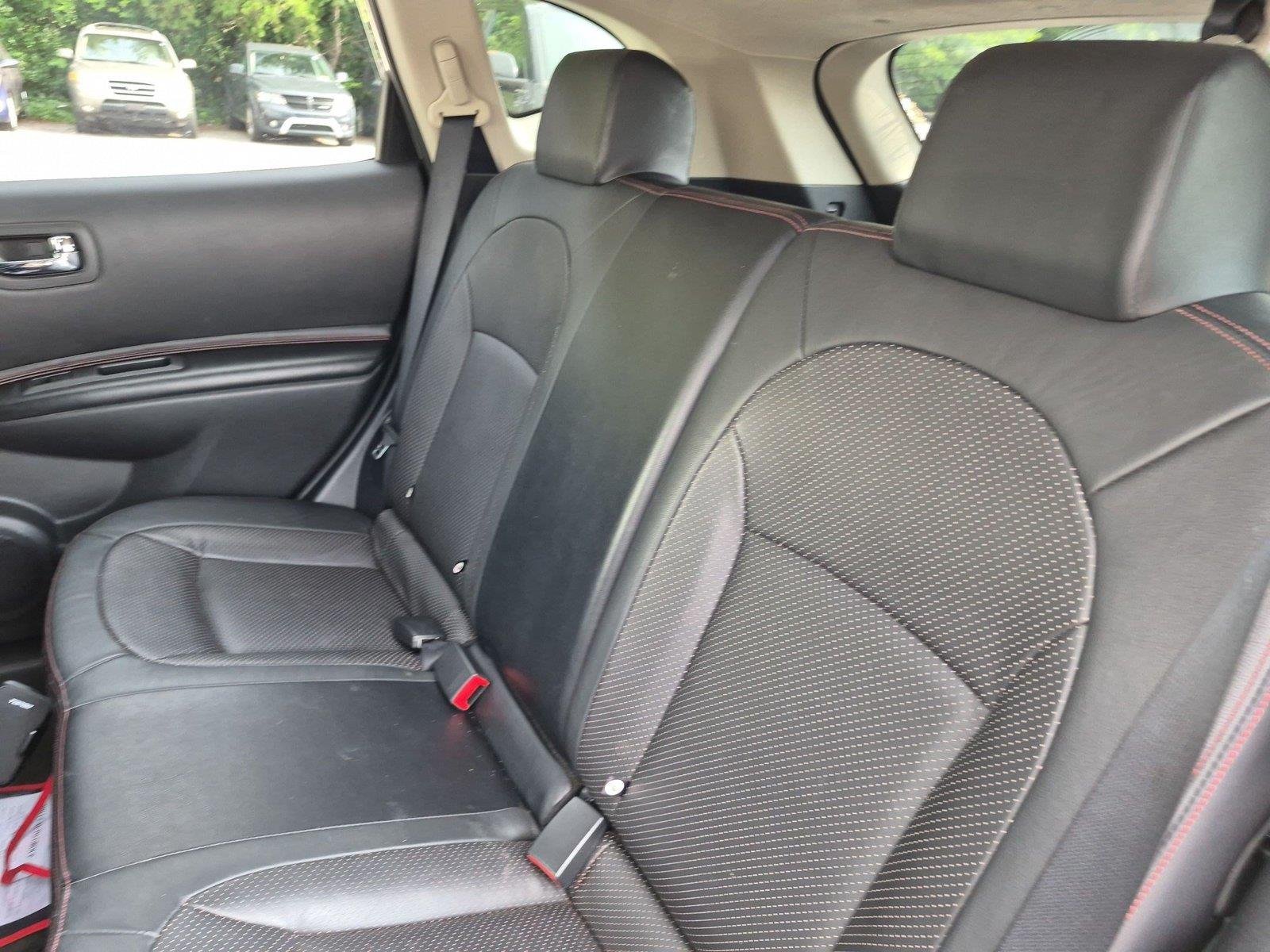 Used 2012 Platinum Graphite Nissan SL image 32