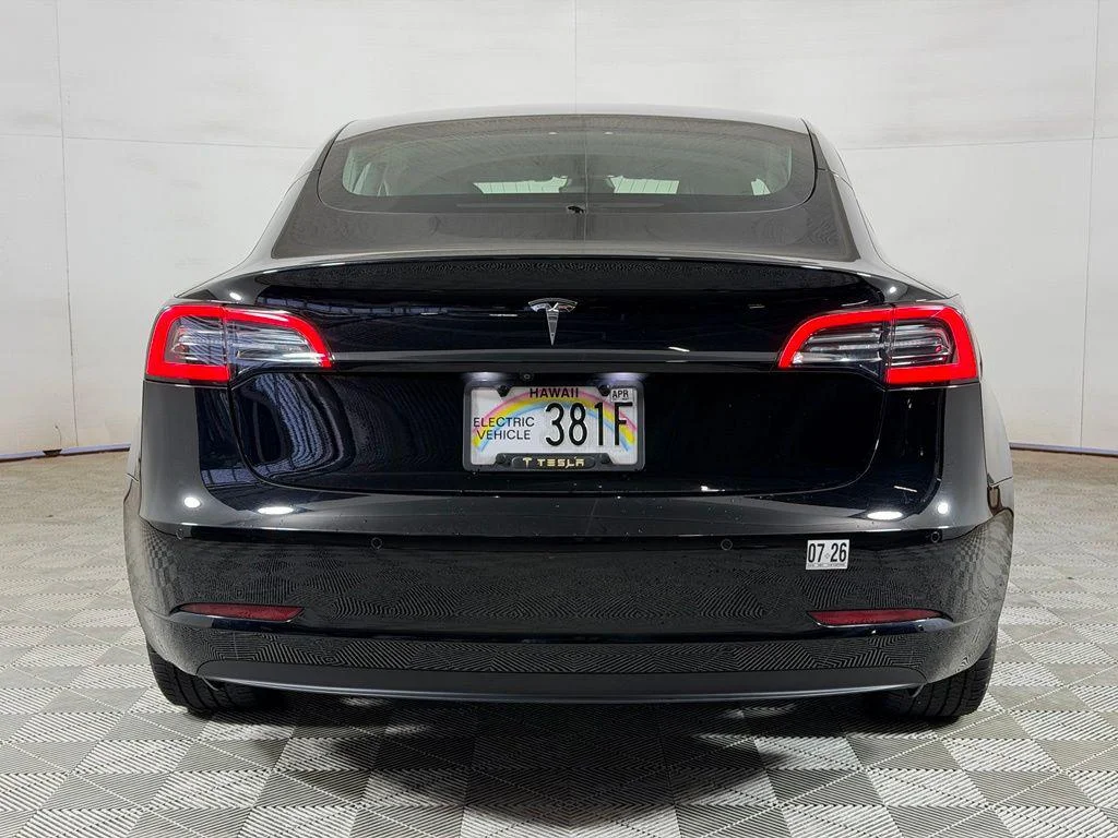 Used 2019 Solid Black Tesla Mid Range image 3