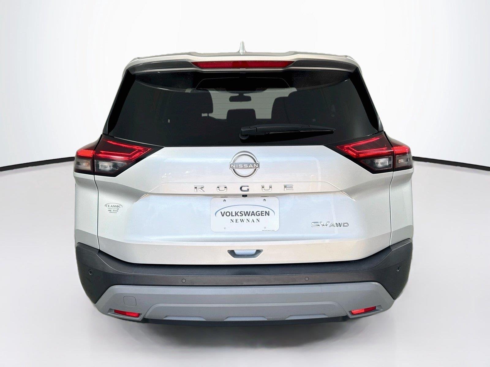 Used 2023 Super Black Nissan SV image 8