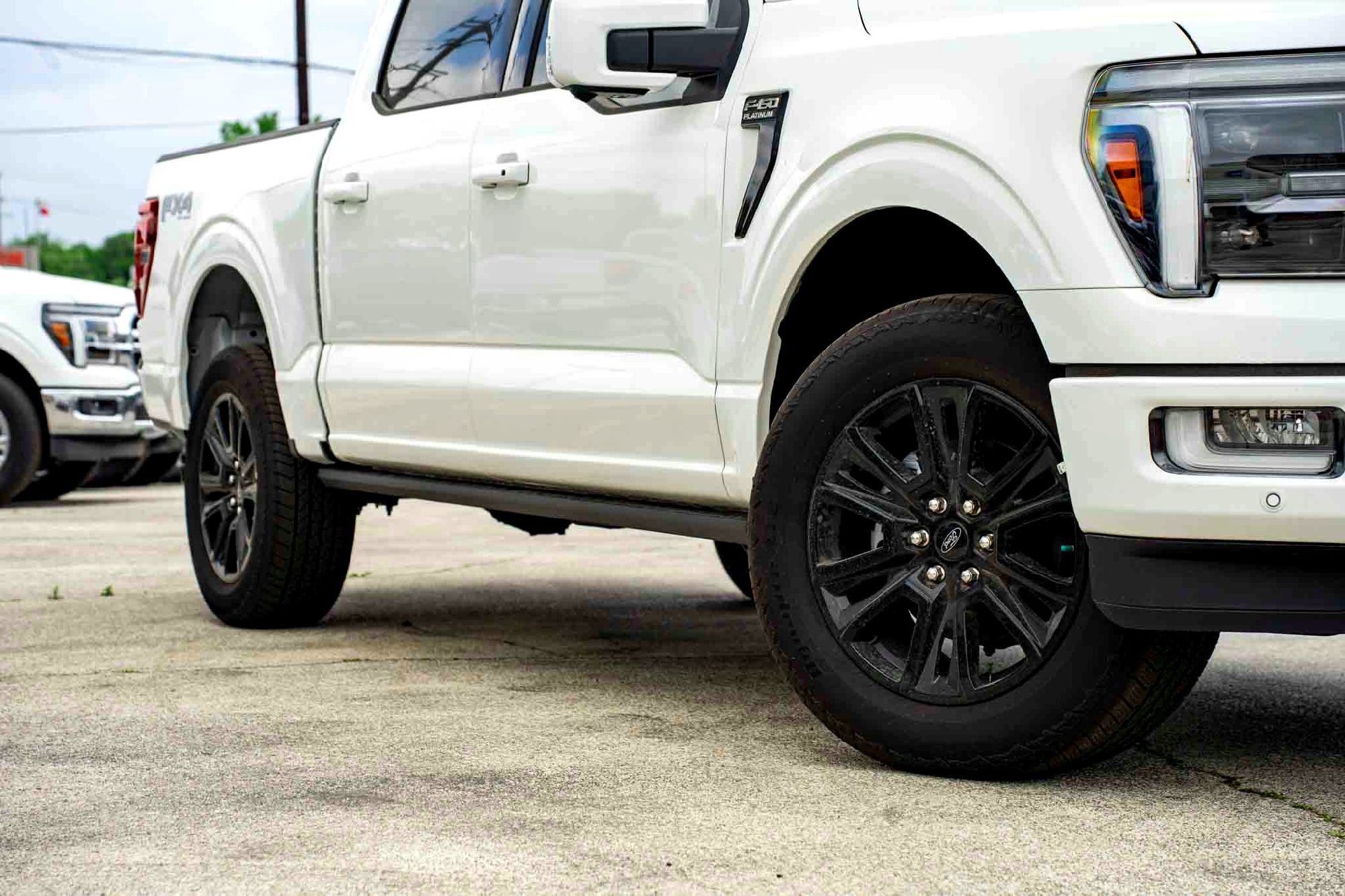 New 2025 Star White Metallic Tri-Coat Ford Platinum image 2