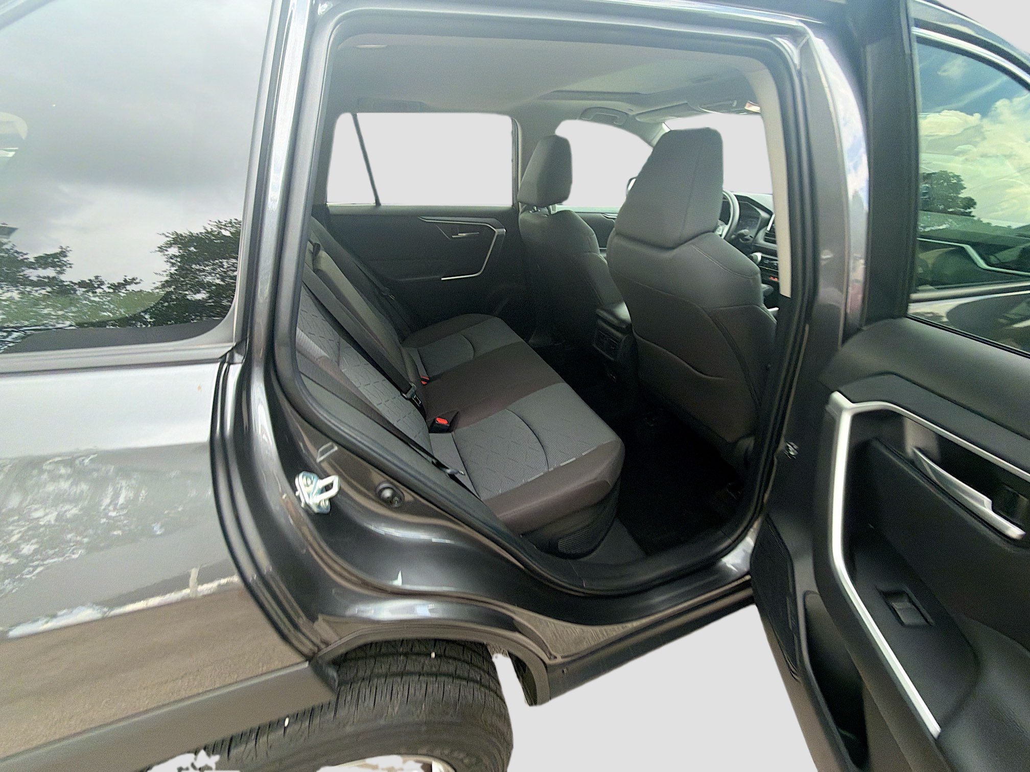 Used 2025 Magnetic Gray Metallic Toyota Hybrid XLE image 28