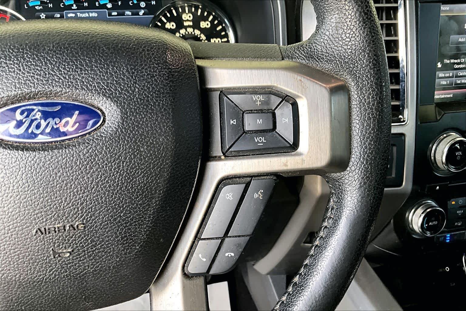 Used 2015 Magnetic Metallic Ford Platinum image 24