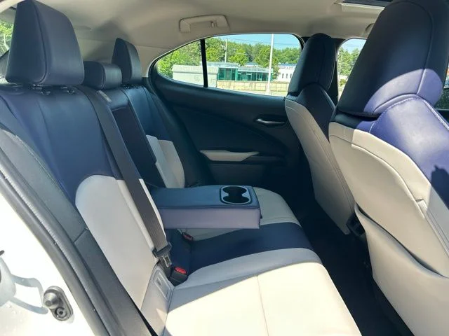 Used 2020 White Lexus 250h Base image 39
