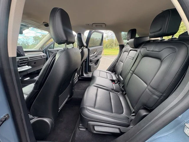 Used 2023 Blue Metallic Lincoln Standard image 12
