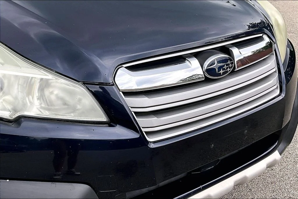 Used 2014 Blue Subaru 2.5i image 30