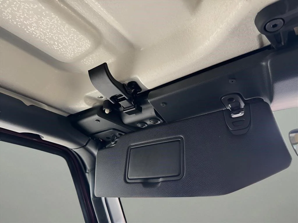 Used 2022 Snazzberry Pearlcoat Jeep Unlimited Sahara image 31