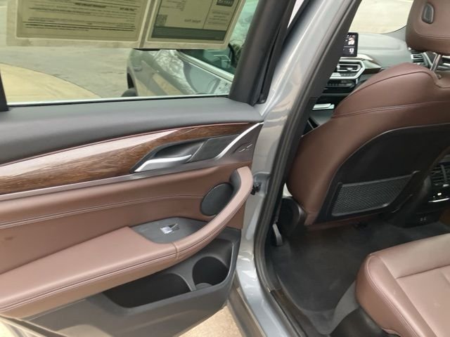 Used 2023 Gray BMW xDrive30i image 43