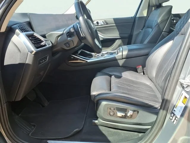 Used 2025  BMW xDrive40i image 16