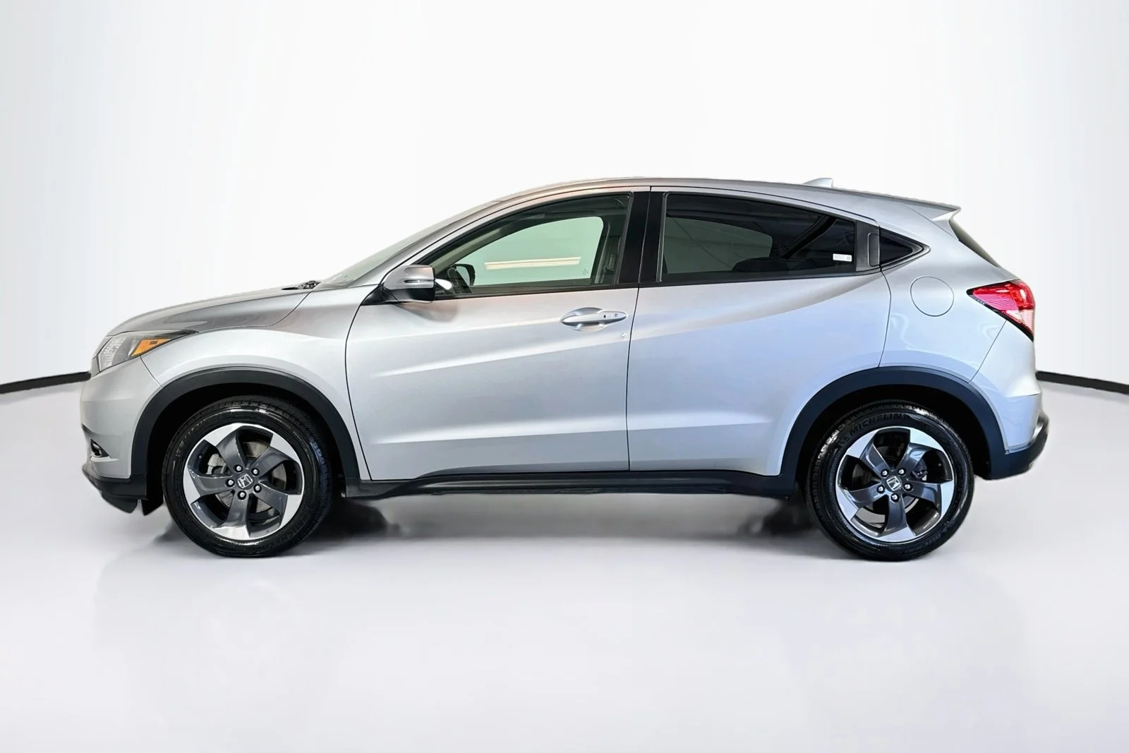 Used 2018 Lunar Silver Metallic Honda EX image 8