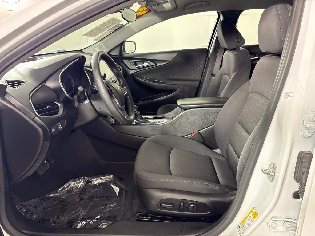 Used 2024 White Chevrolet LT image 20