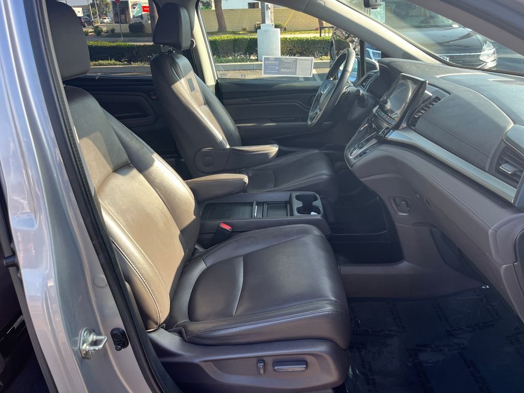 Used 2019 Silver Honda EX-L image 40