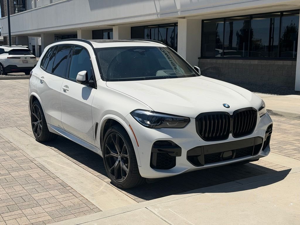 Used 2023 Alpine White BMW sDrive40i image 4