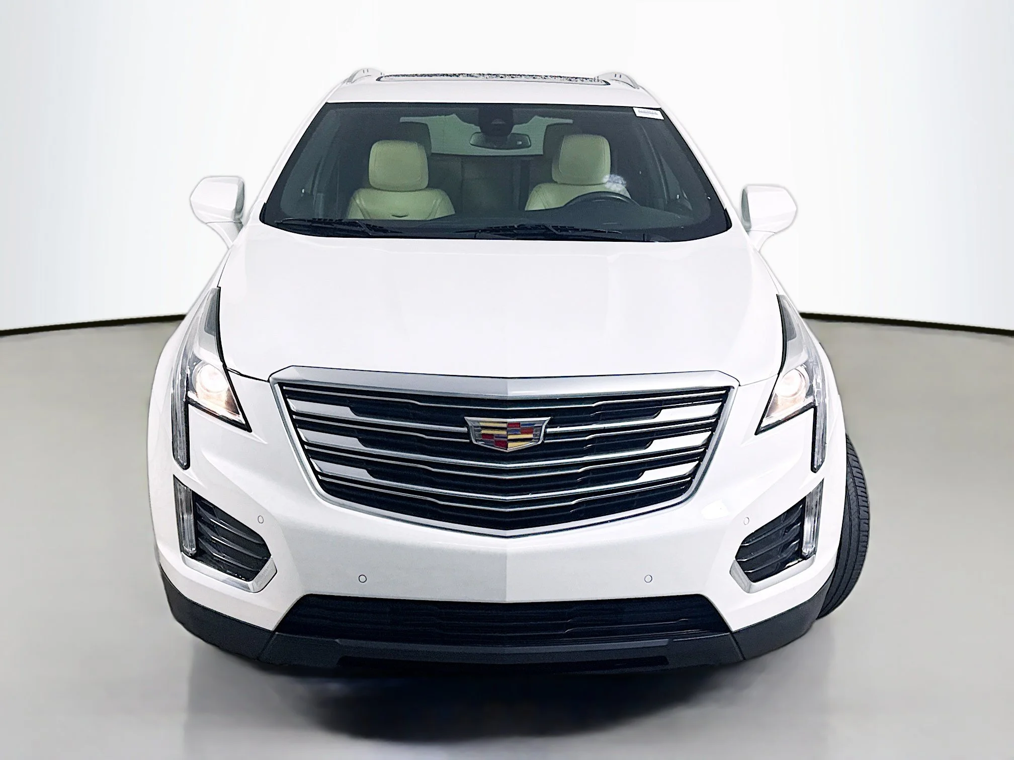 Used 2018 Crystal White Tricoat Cadillac Luxury FWD image 2