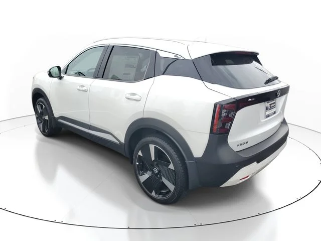 Certified Used 2025 White Nissan SR image 4