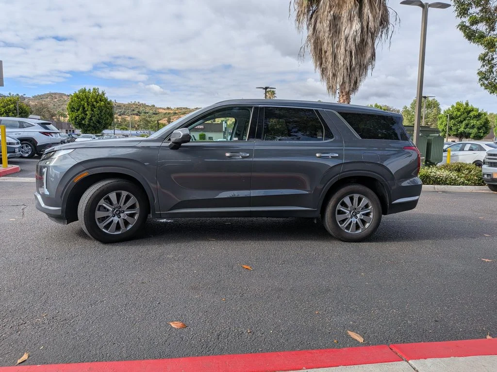 Used 2025 Gray Hyundai SEL image 6