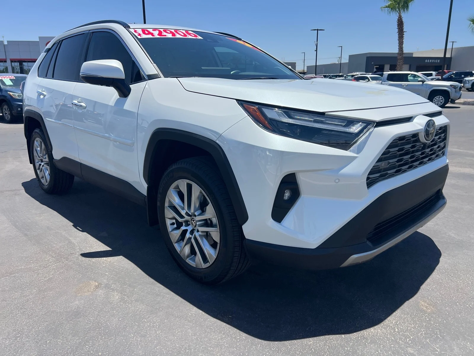 Used 2025 Wind Chill Pearl Toyota Limited image 3
