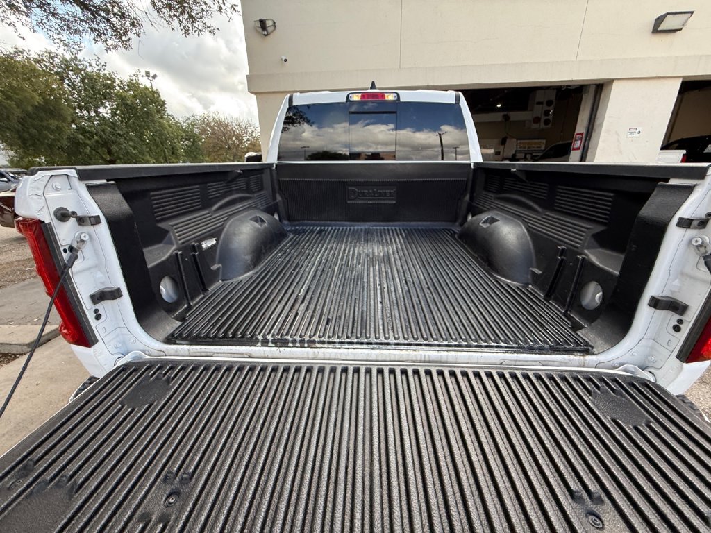 Used 2025 White Ram Big Horn/Lone Star image 19