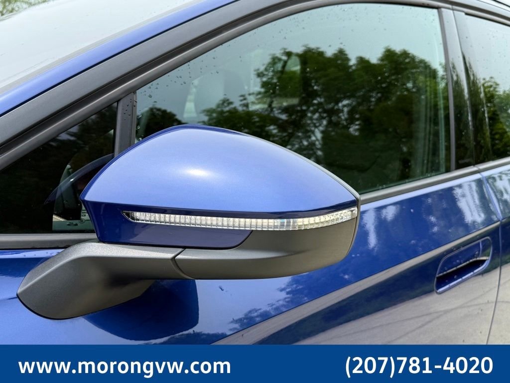 Used 2022 Blue Volkswagen Pro S image 10