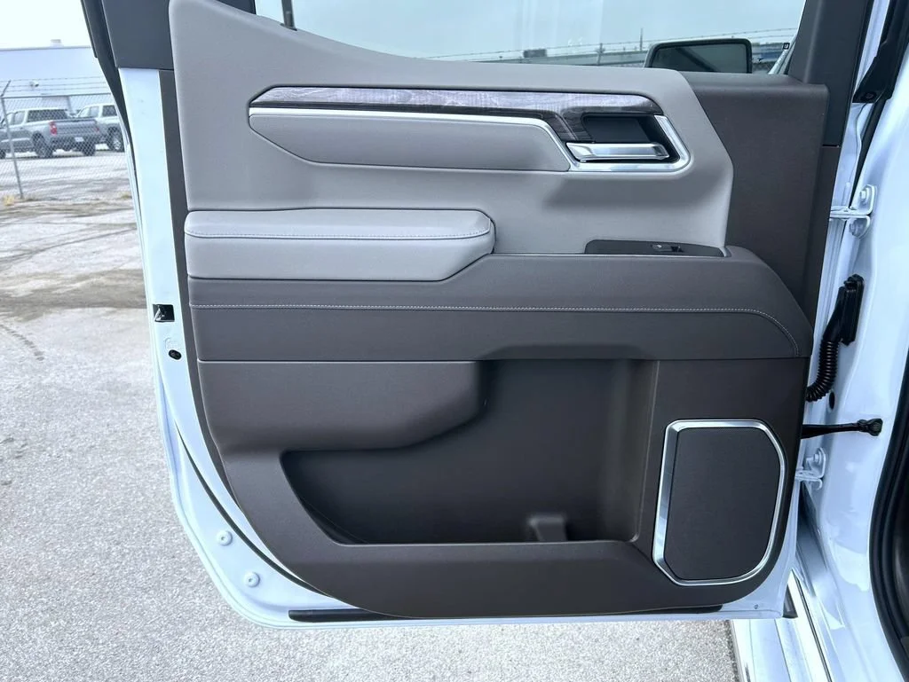 New 2026 Polar White Tricoat Chevrolet LTZ image 17