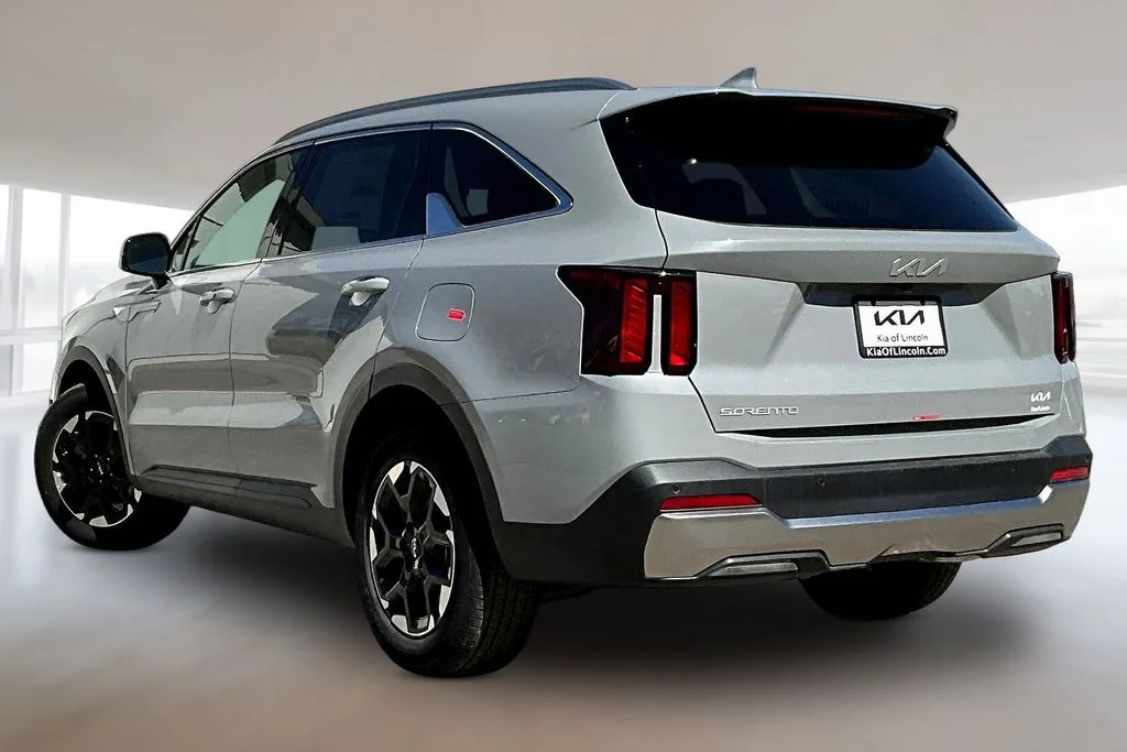 New 2026 Wolf Gray Kia S image 3
