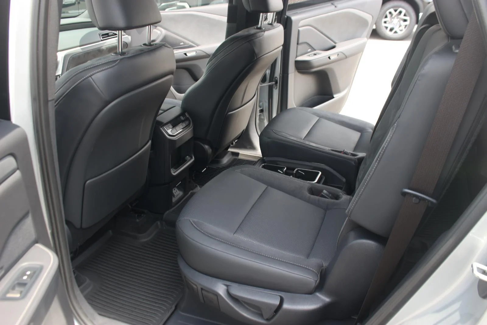 Used 2026 Silver Lexus TX 550h+ Luxury image 11