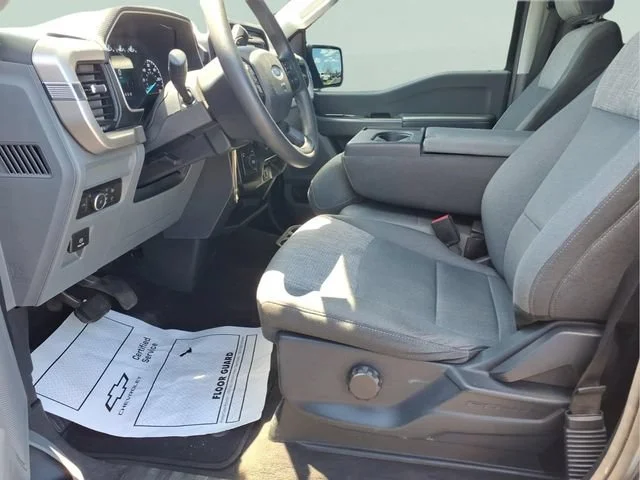Used 2021  Ford XL image 19