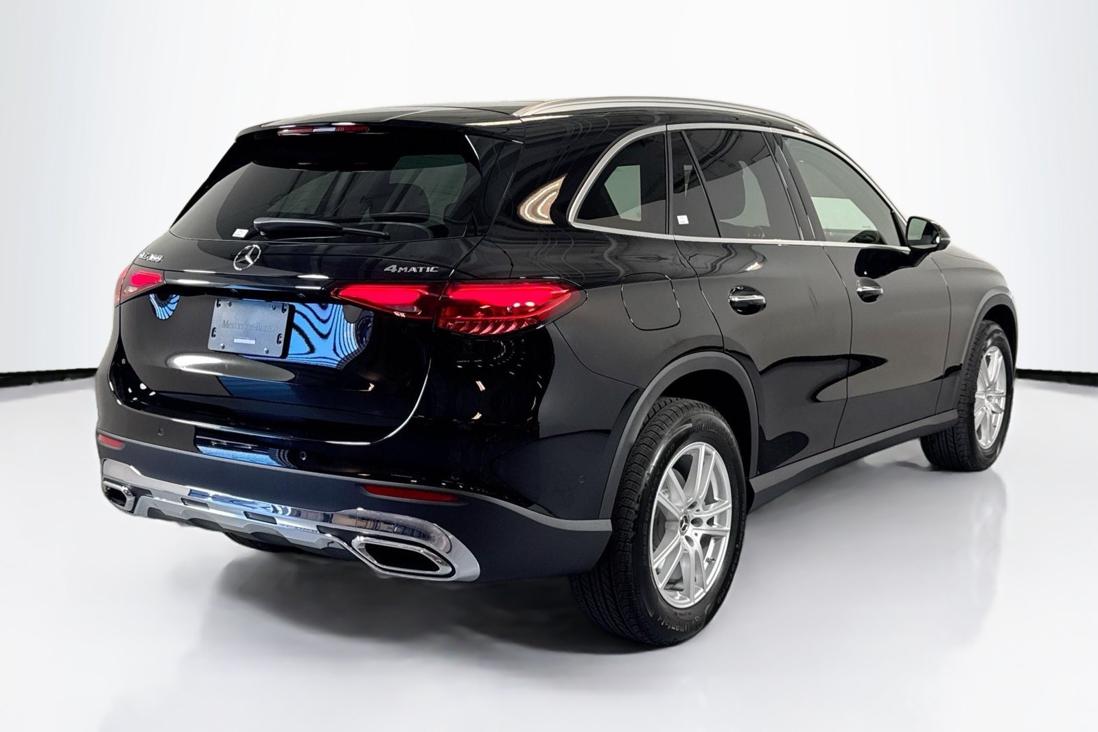 New 2026 Black Mercedes-Benz GLC 300 image 5