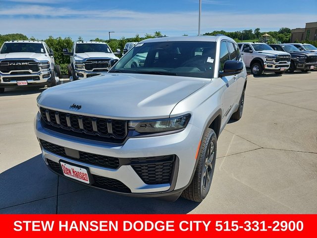 2026 Jeep Grand Cherokee L Laredo Altitude