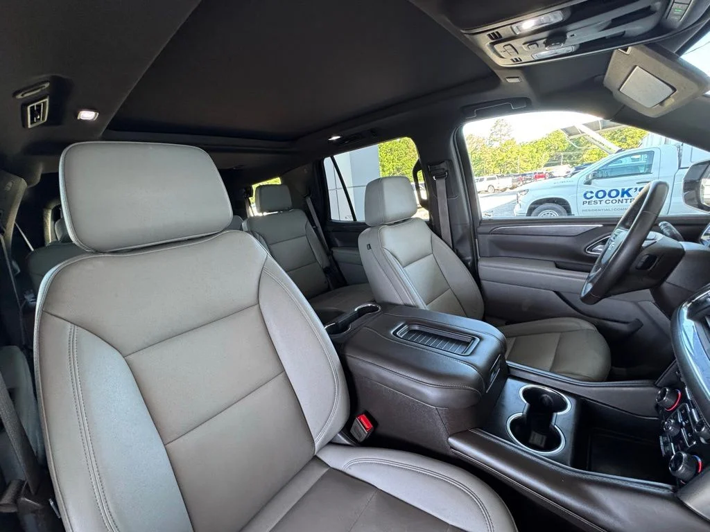 Used 2023 White Chevrolet Z71 image 19