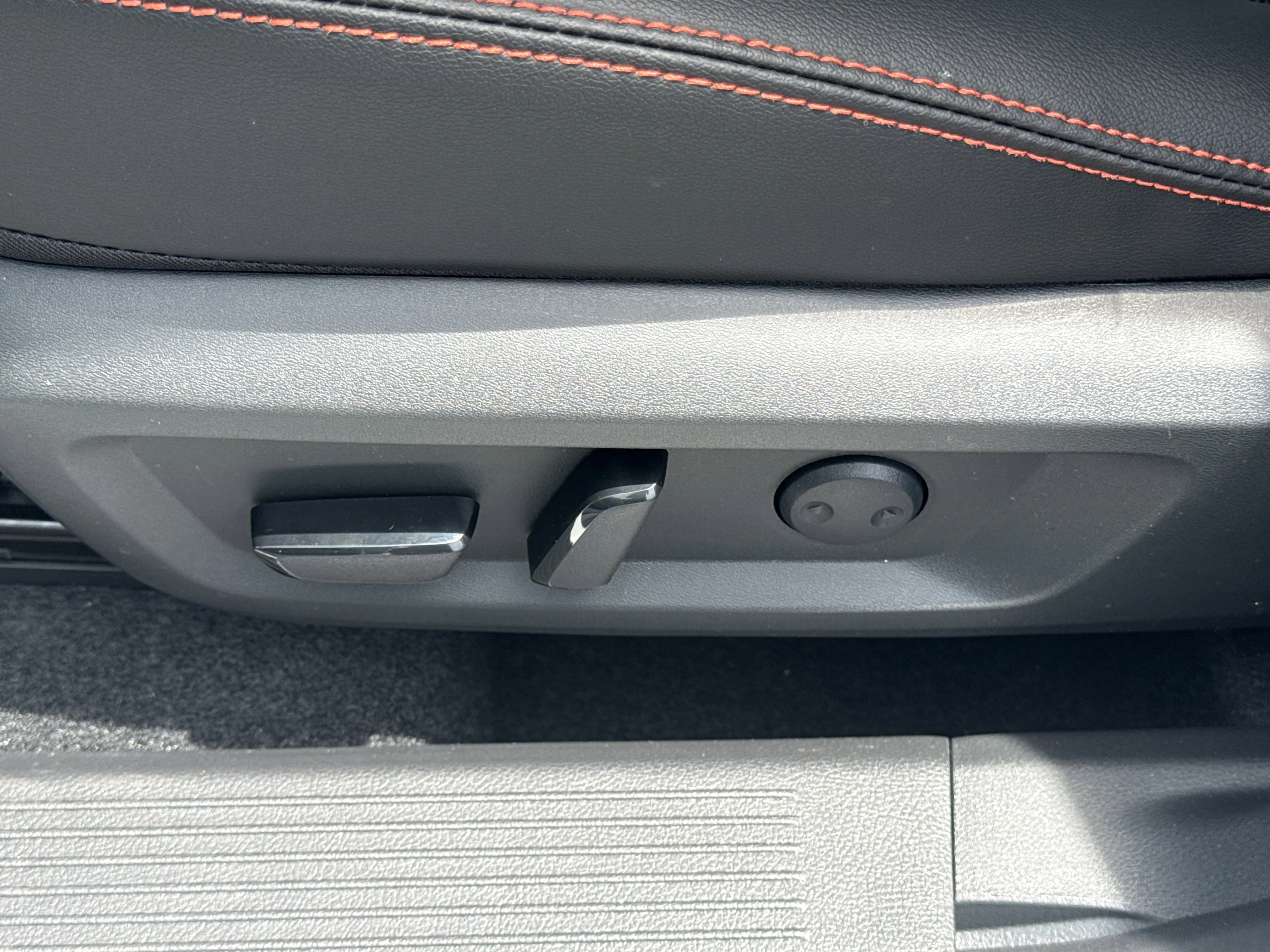 New 2026 Everest White Pearl Tricoat Nissan Rock Creek AWD image 14
