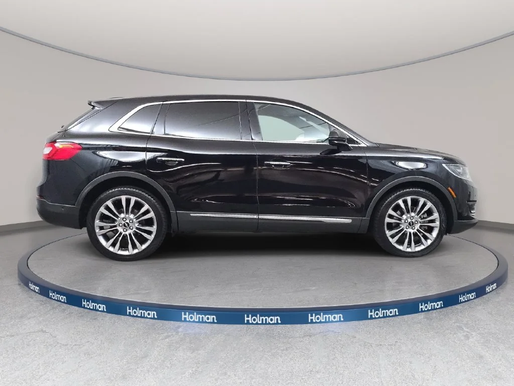 Used 2016 Black Lincoln Reserve image 5
