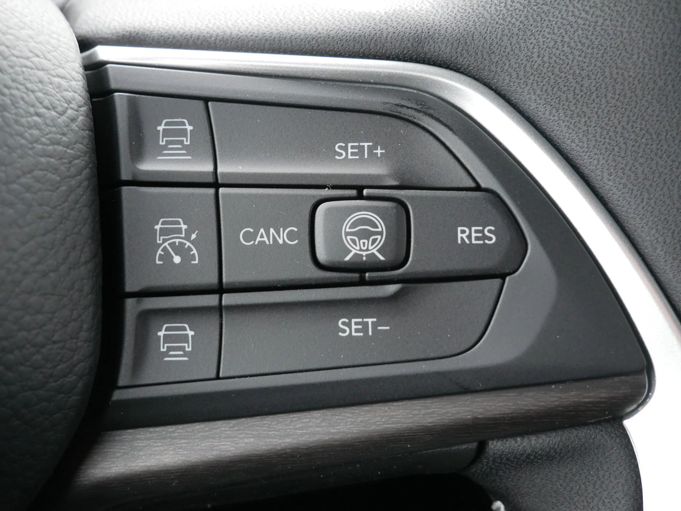 New 2026 Baltic Gray Metallic Clear-Coat Exterior Paint Jeep Limited Reserve image 16