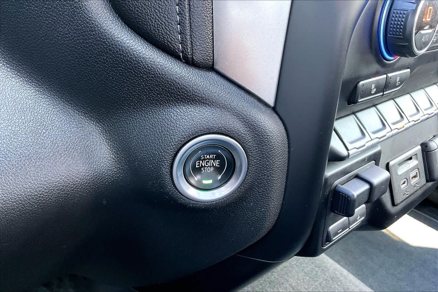 Used 2019 Summit White Chevrolet LT image 35