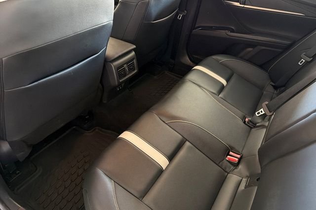 Used 2025 Ice Cap Toyota SE image 17