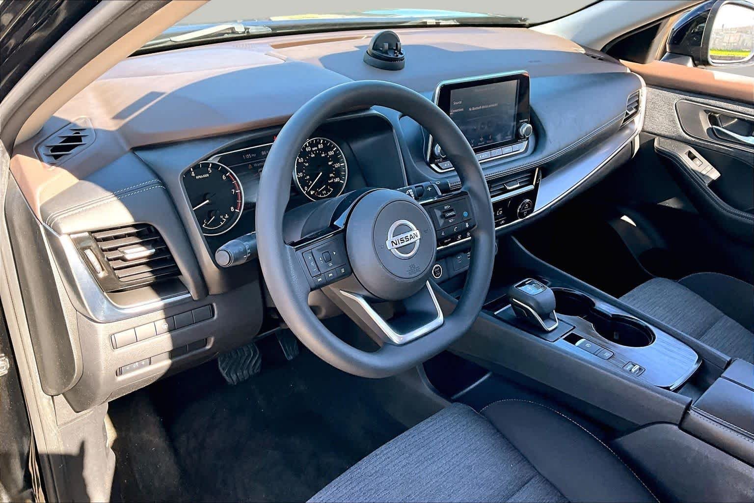 Used 2021 Super Black Nissan SV image 16