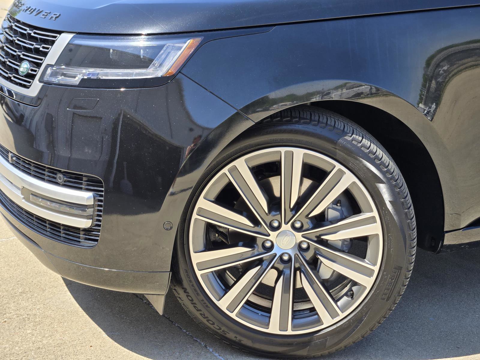 Used 2023 Santorini Black Land Rover SE image 7