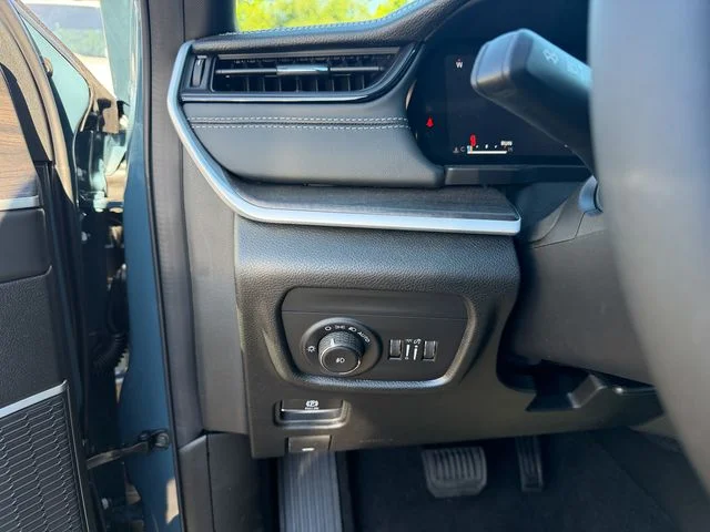 New 2026 Steel Blue Exterior Paint Jeep Limited image 19