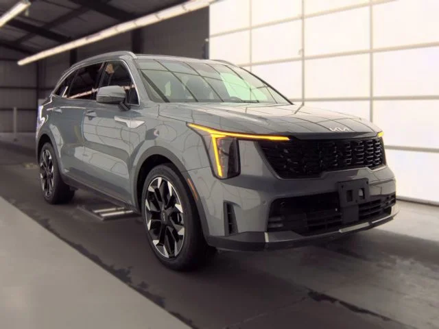 Used 2025 Silver Kia EX image 9