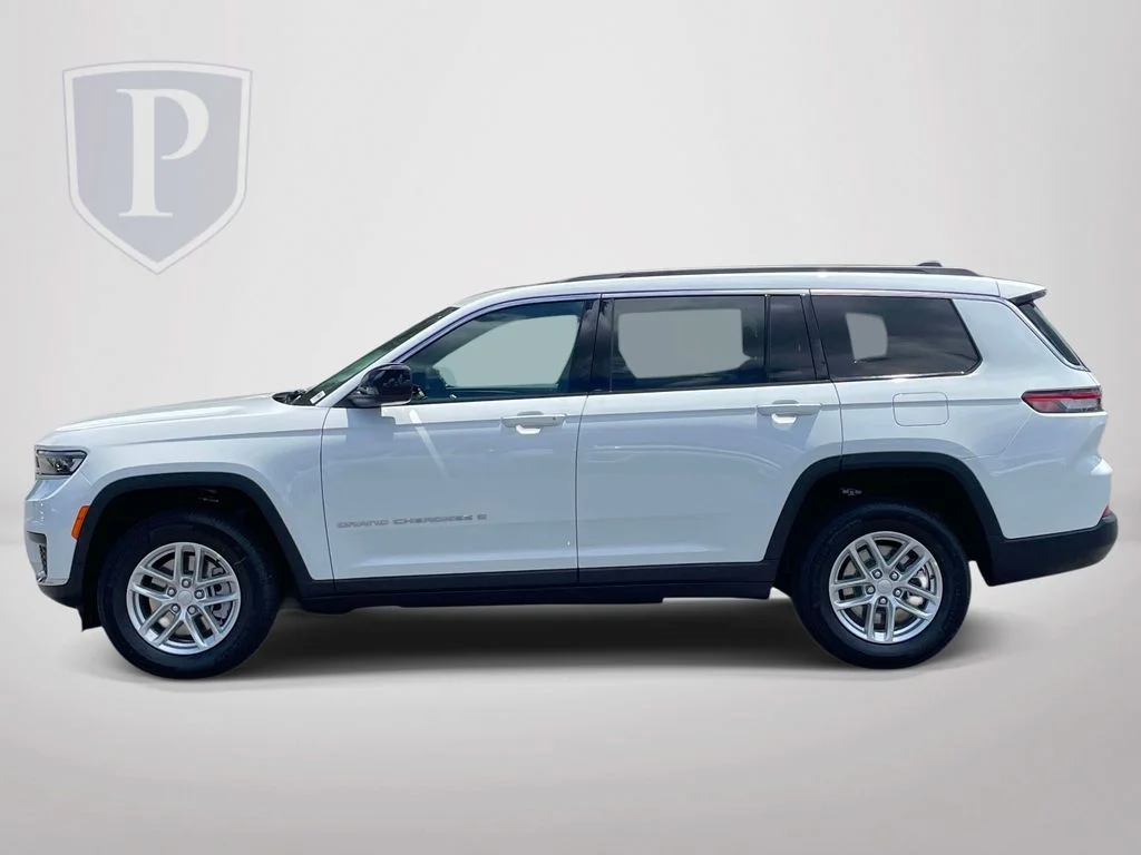 New 2026 Bright White Clear-Coat Exterior Paint Jeep Laredo image 5