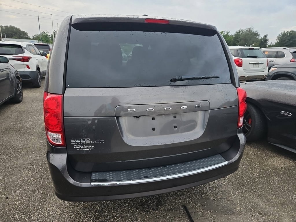Used 2020 Gray Dodge SE Plus image 2