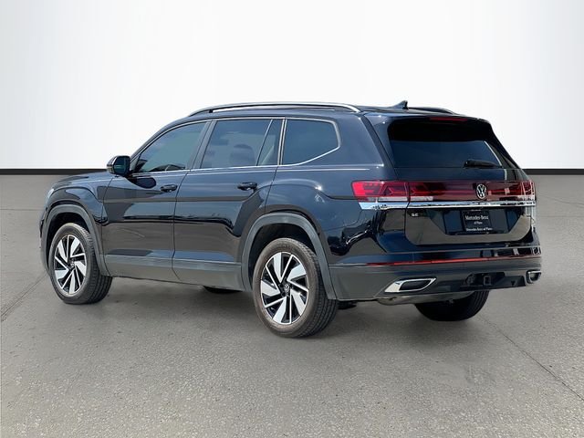 Used 2024 Black Volkswagen 2.0T SE w/Technology image 8