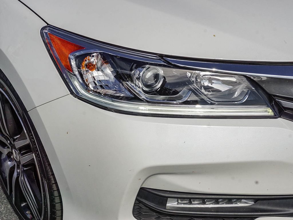 Used 2016 White Honda Sport image 10