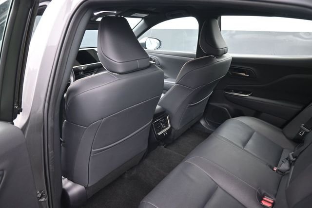 Used 2025  Toyota XLE image 9