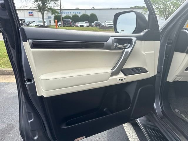 Used 2022 Gray Pearl Lexus 460 image 8