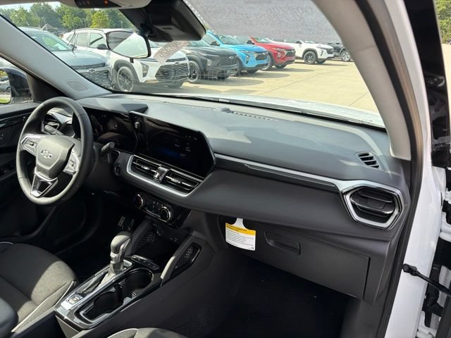 New 2026 Summit White Chevrolet LT image 30