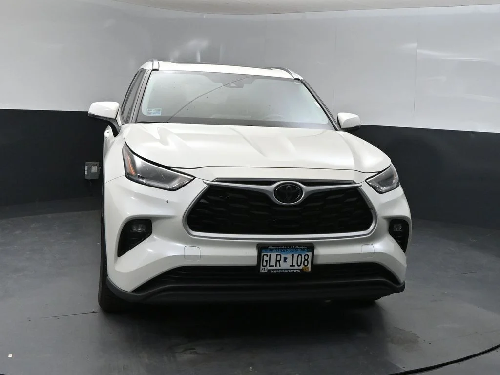 Used 2023 White Ford XL image 6