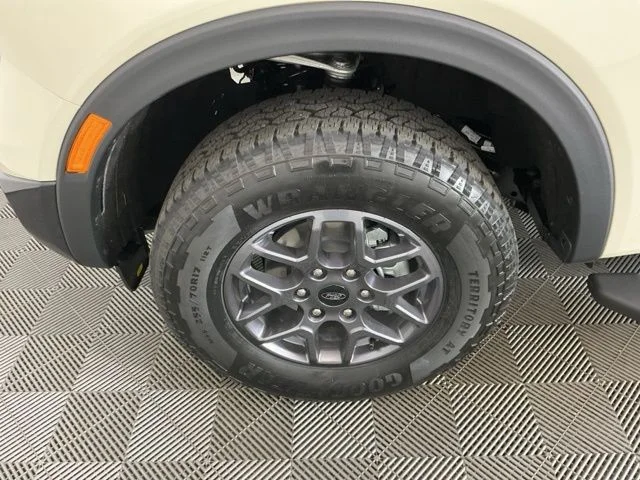 New 2025 Desert Sand Ford XLT image 28